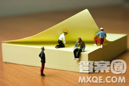 不同的對(duì)話體驗(yàn)材料作文800字 關(guān)于不同的對(duì)話體驗(yàn)的材料作文800字
